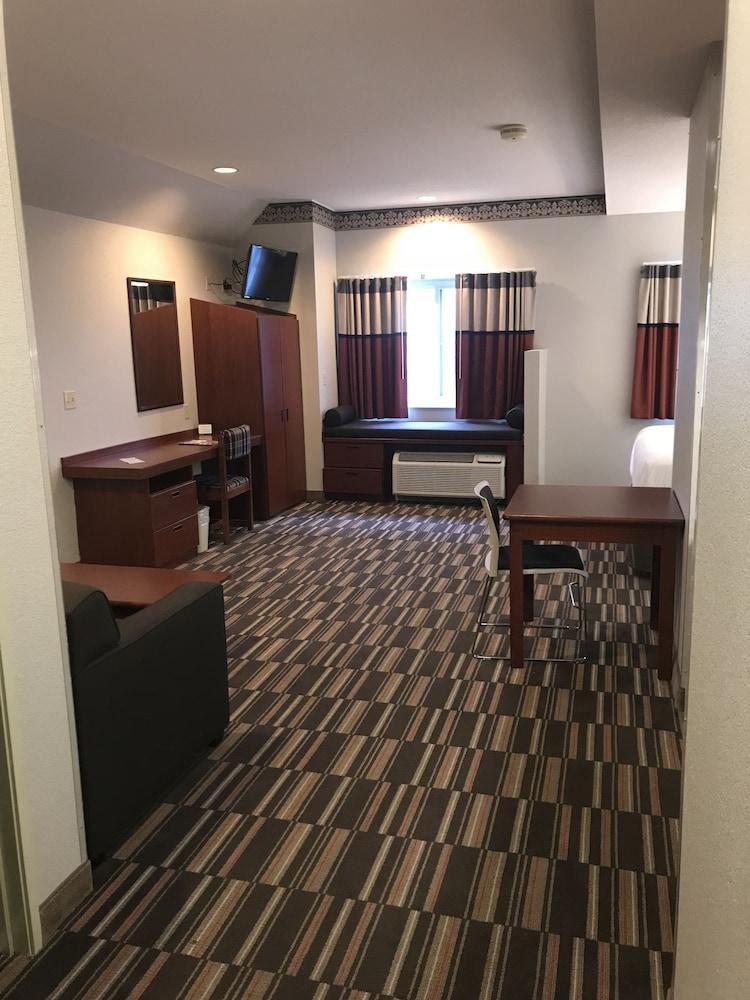 Microtel Inn & Suites Urbandale Exterior foto